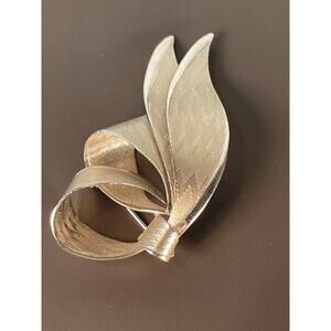 Vintage Coro Ribbon and Leaf Brooch Pin in Textured Matte Silver Tone